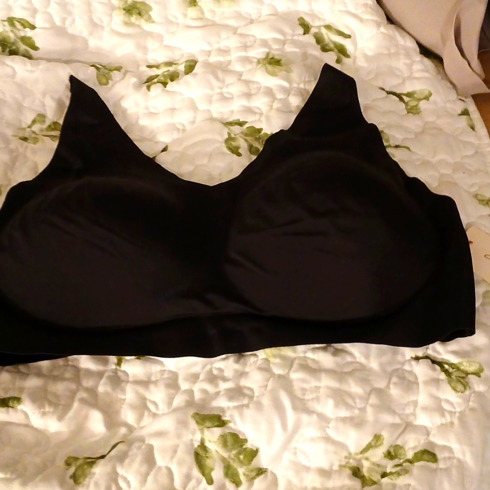 Secret Treasures Bra Super Soft Seamless Size XL BLK